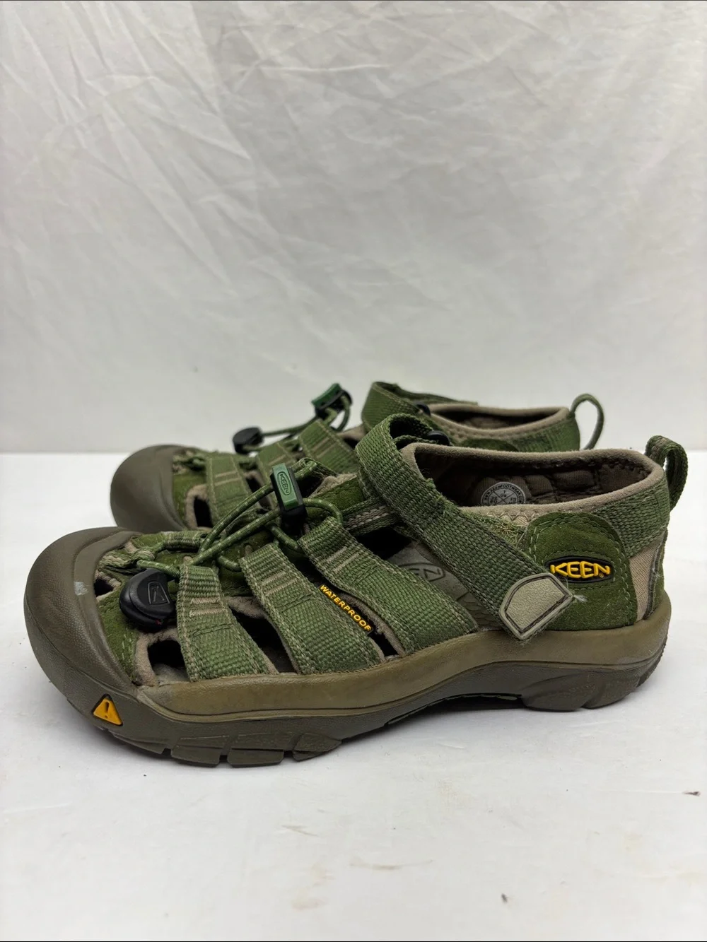 Kids Olive Green Outdoor Sandals, for little boy size 1, box 19
